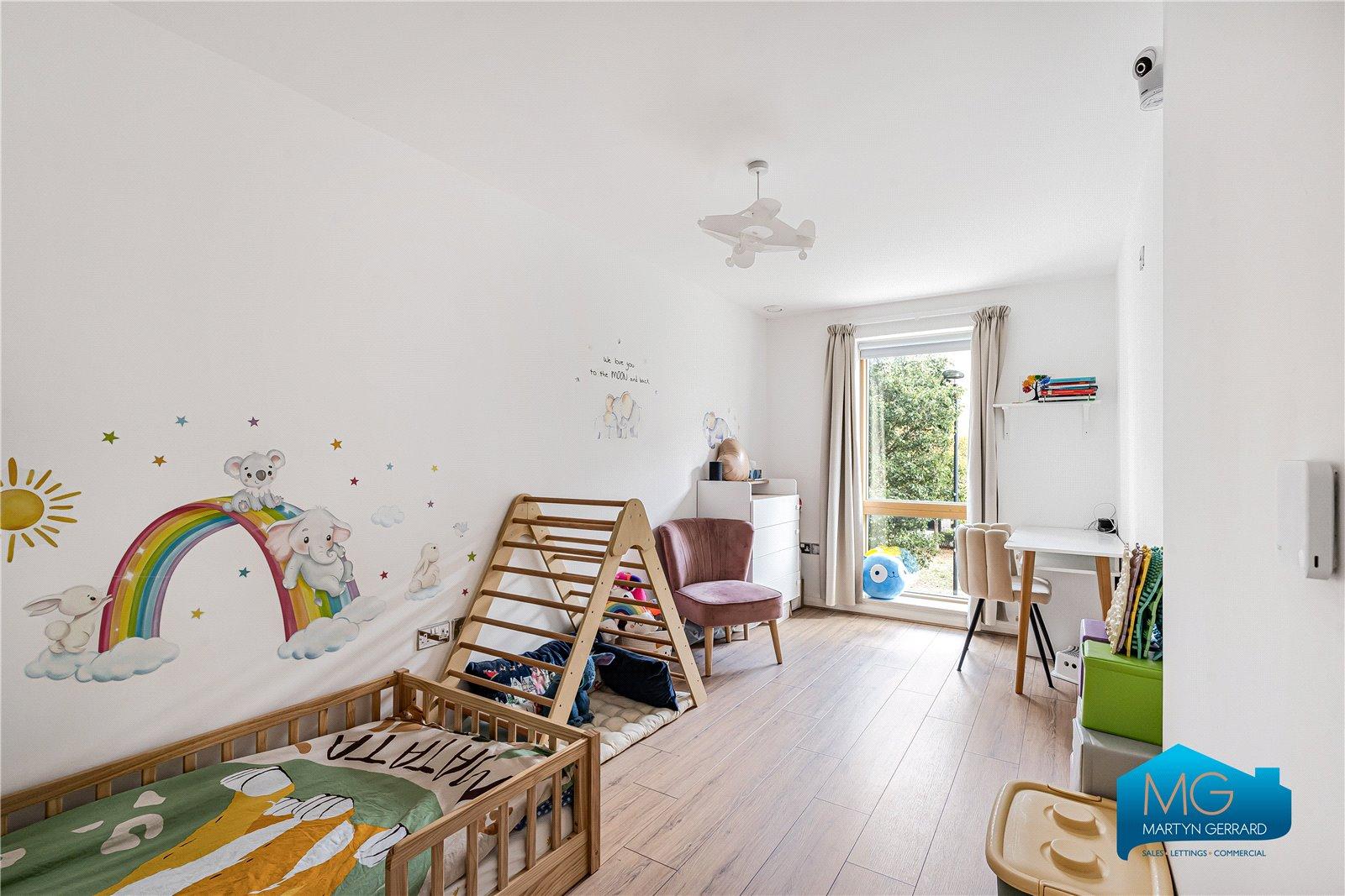 2 bedroom Apartment to rent - Martyn Gerrard