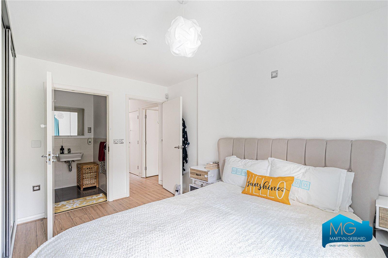 2 bedroom Apartment to rent - Martyn Gerrard