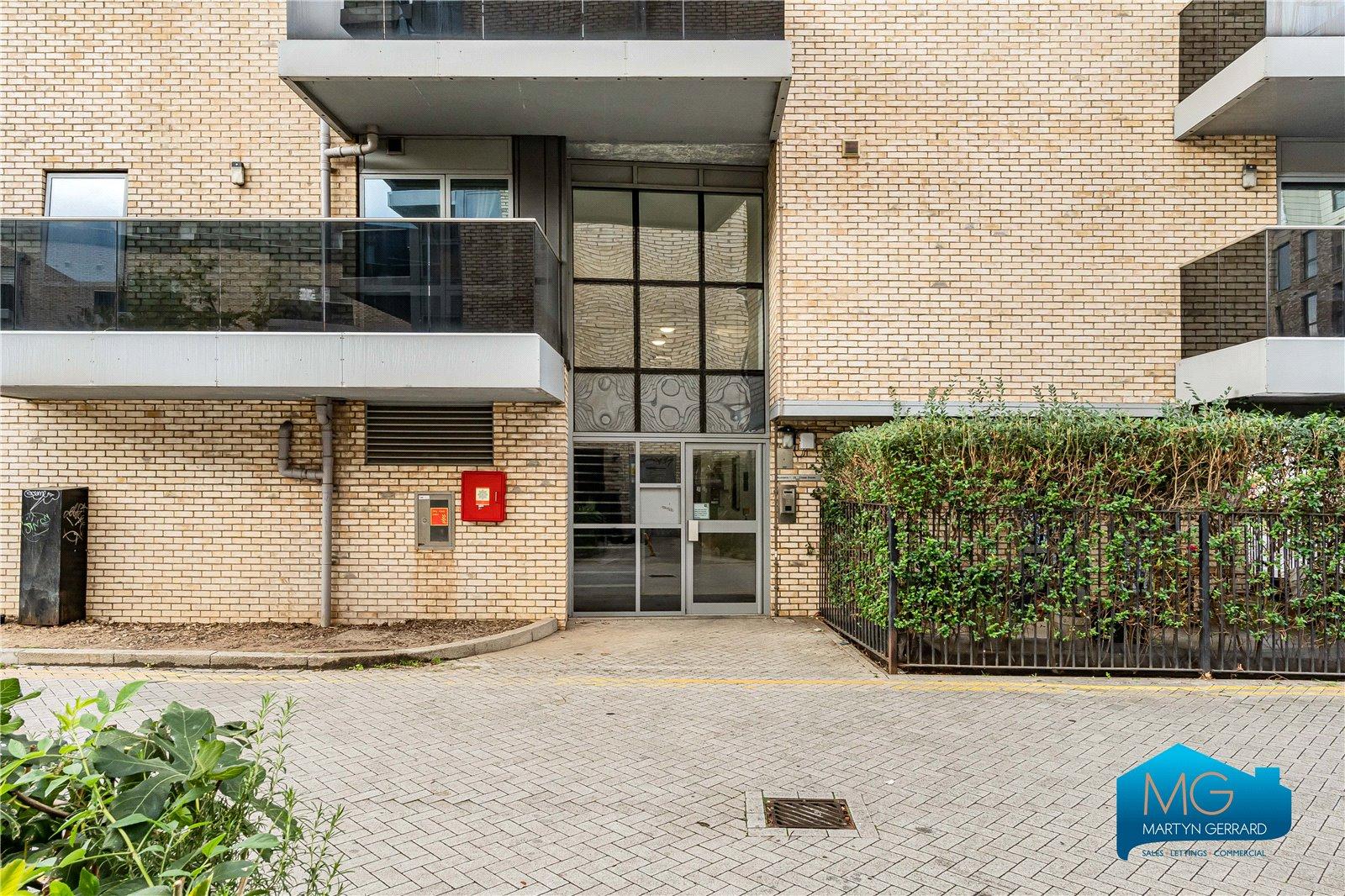 2 bedroom Apartment to rent - Martyn Gerrard