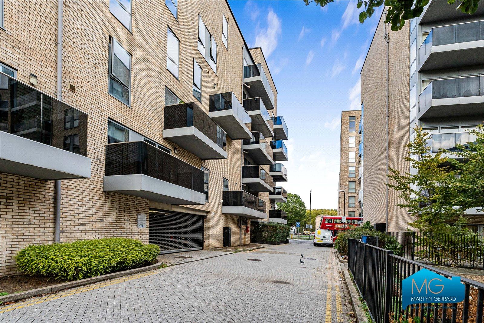 2 bedroom Apartment to rent - Martyn Gerrard