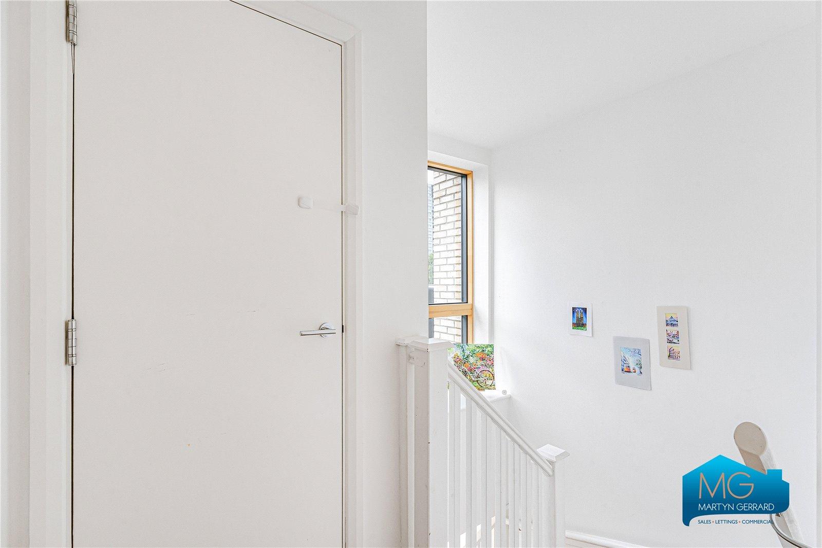 2 bedroom Apartment to rent - Martyn Gerrard