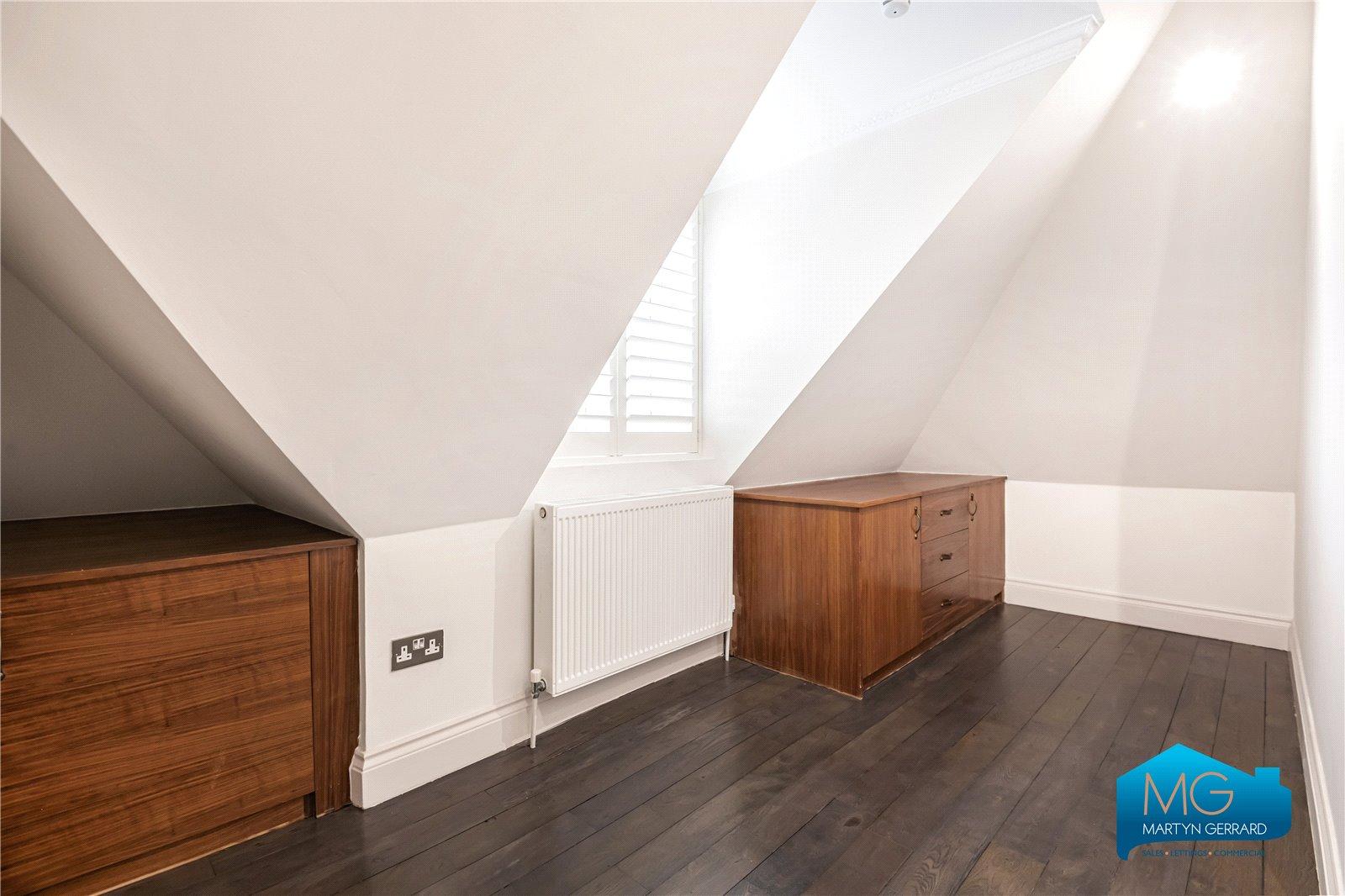 4 bedroom Detached House to rent - Martyn Gerrard