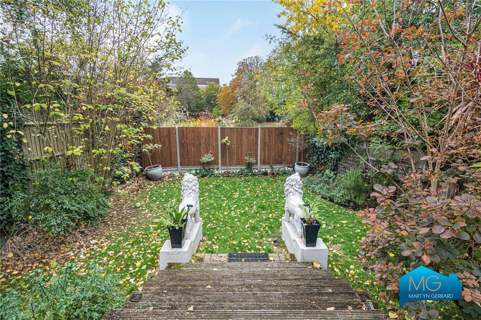 4 bedroom Detached House to rent - Martyn Gerrard