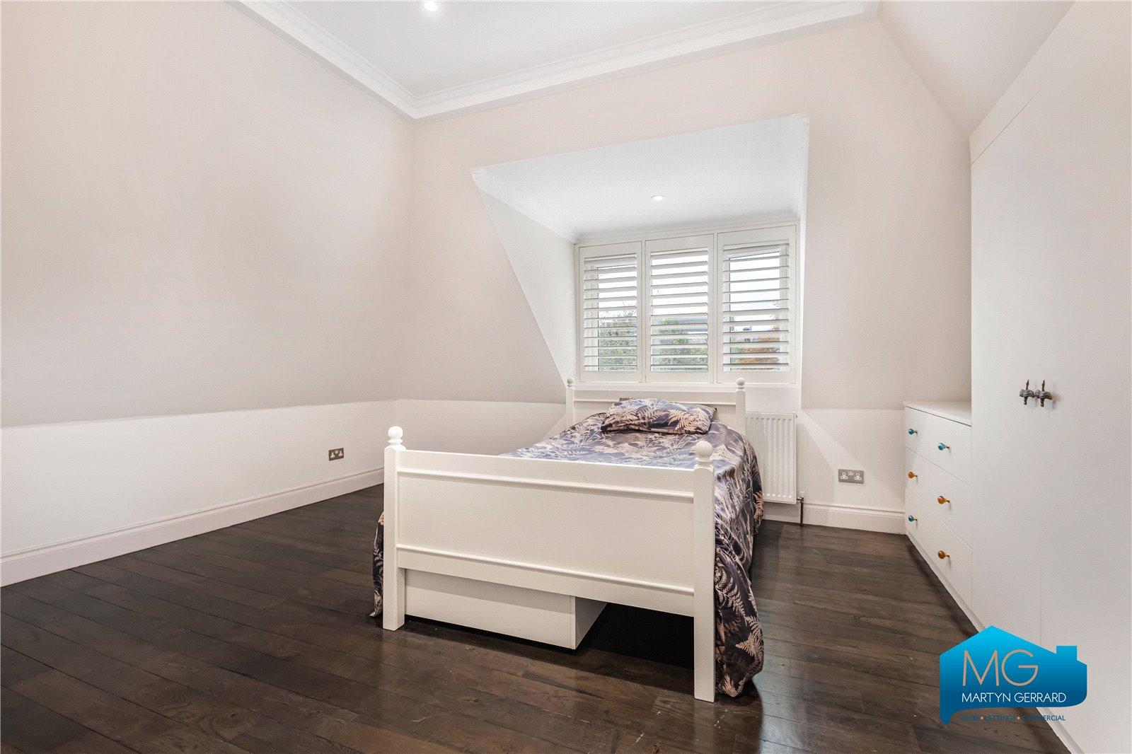 4 bedroom Detached House to rent - Martyn Gerrard