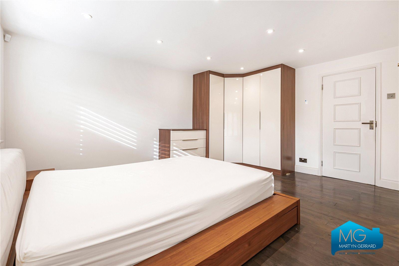 4 bedroom Detached House to rent - Martyn Gerrard