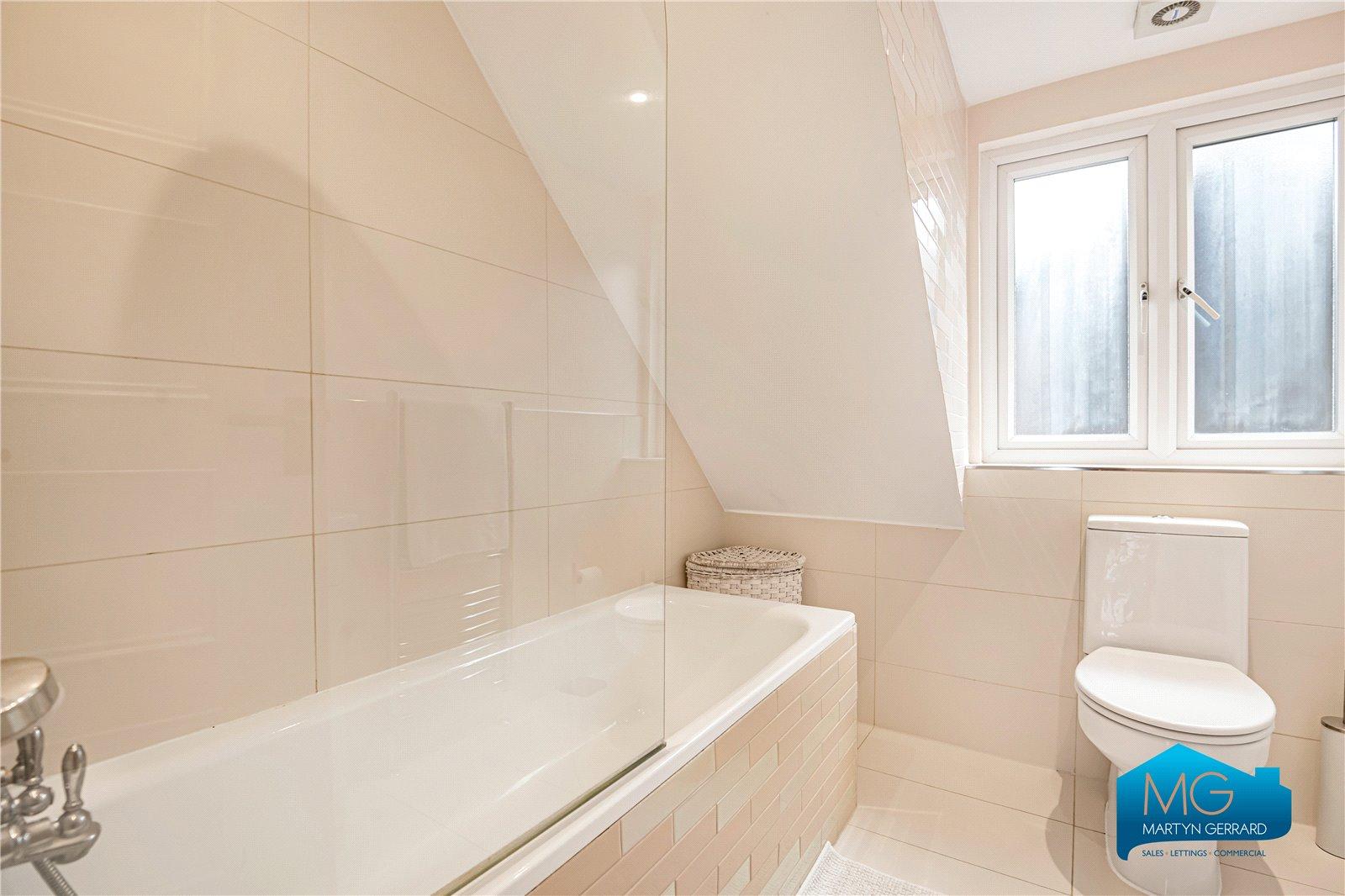 4 bedroom Detached House to rent - Martyn Gerrard
