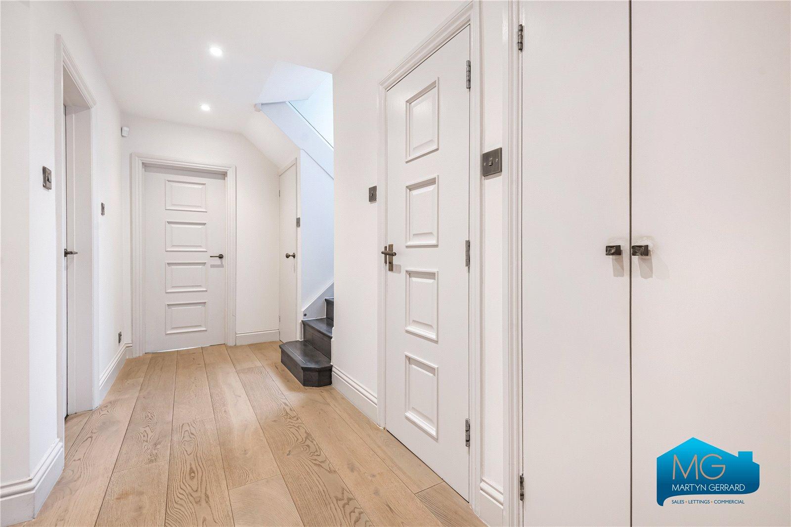 4 bedroom Detached House to rent - Martyn Gerrard