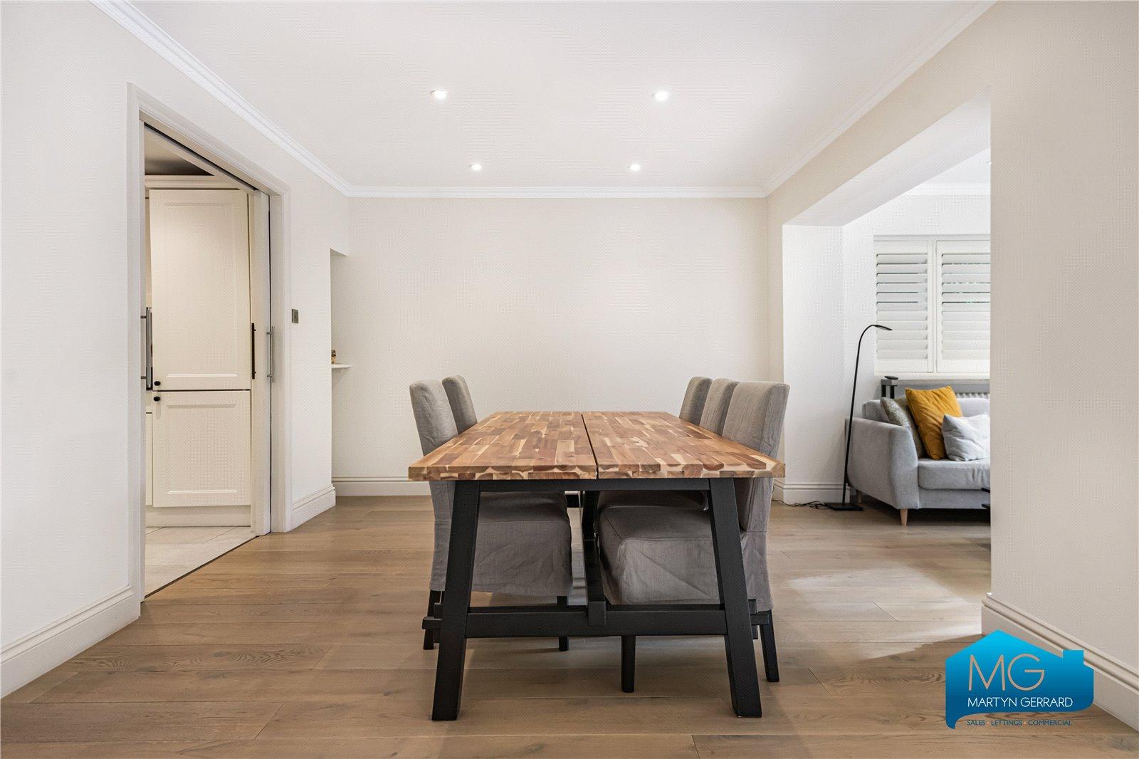 4 bedroom Detached House to rent - Martyn Gerrard