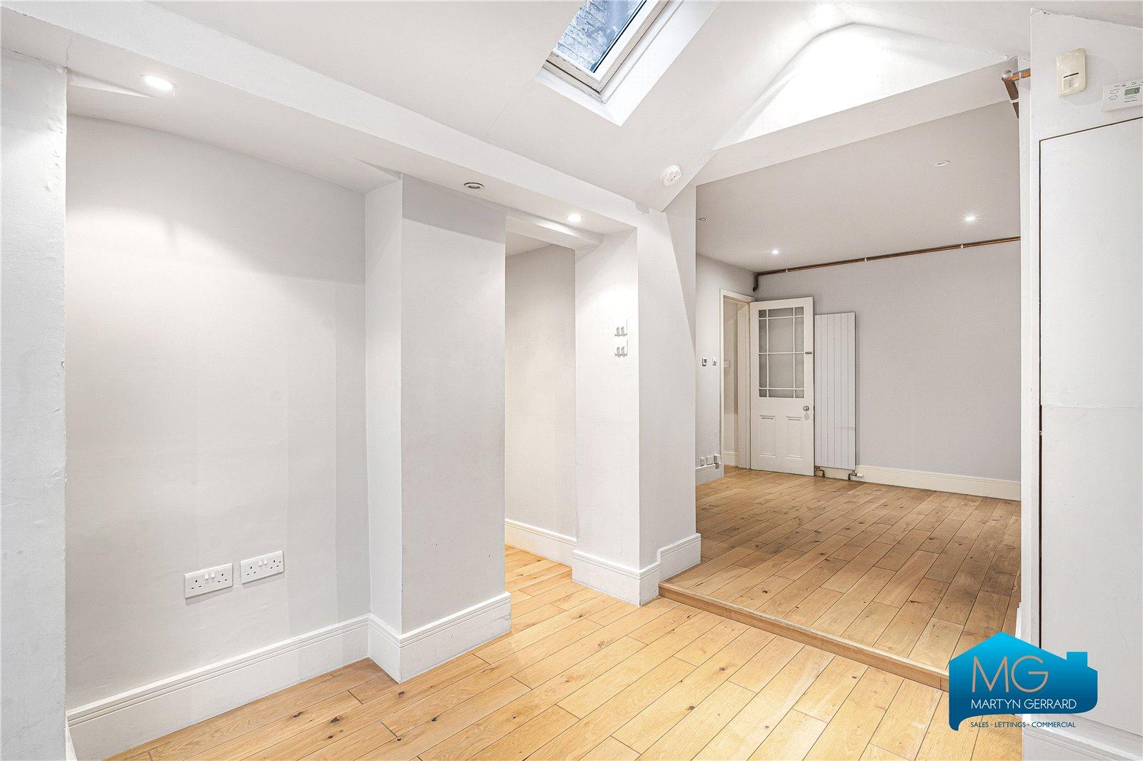 2 bedroom Maisonette to rent - Martyn Gerrard