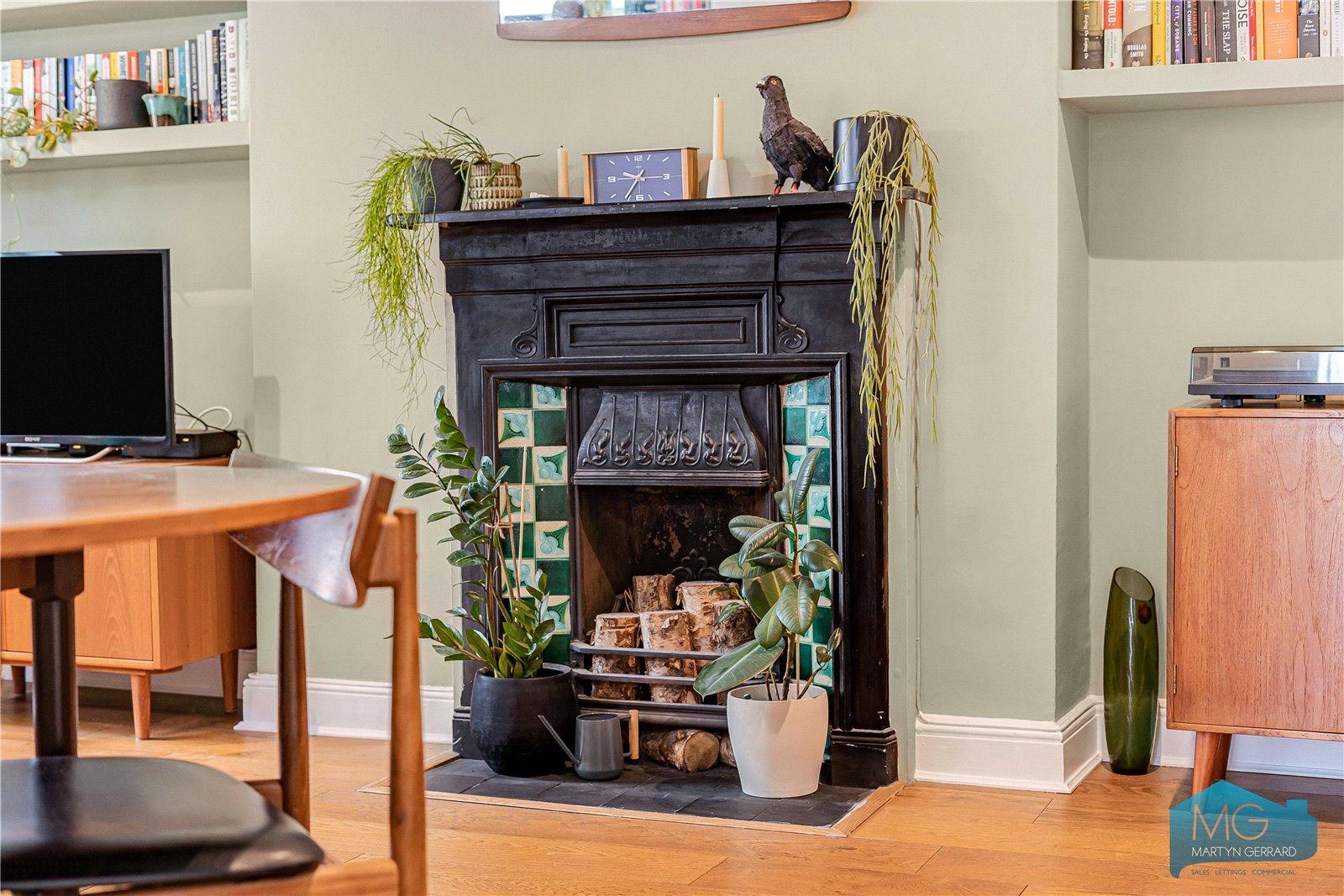 2 bedroom Apartment for sale - Martyn Gerrard