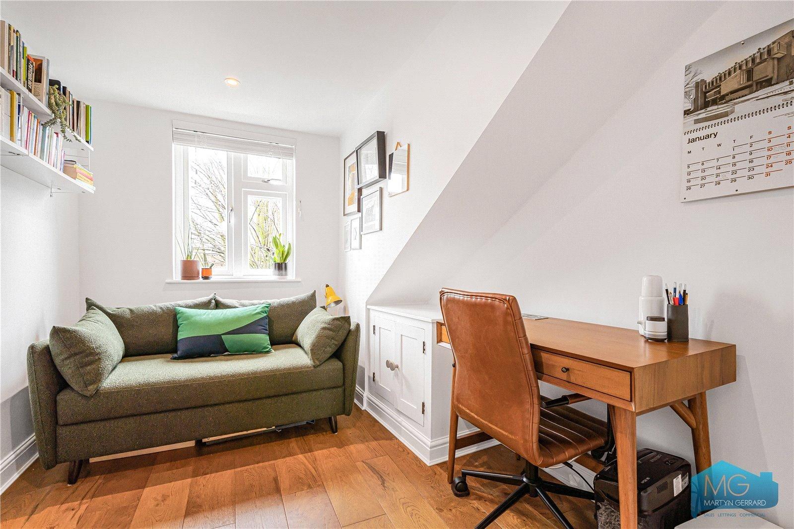 2 bedroom Apartment for sale - Martyn Gerrard