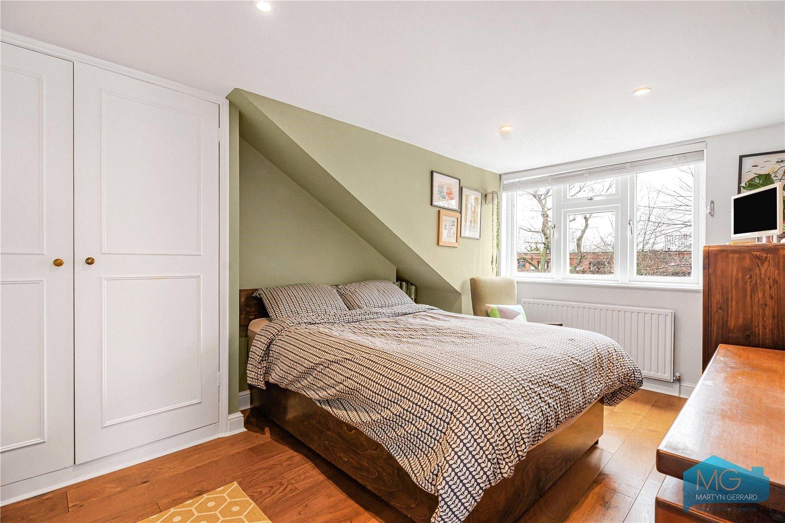 2 bedroom Apartment for sale - Martyn Gerrard