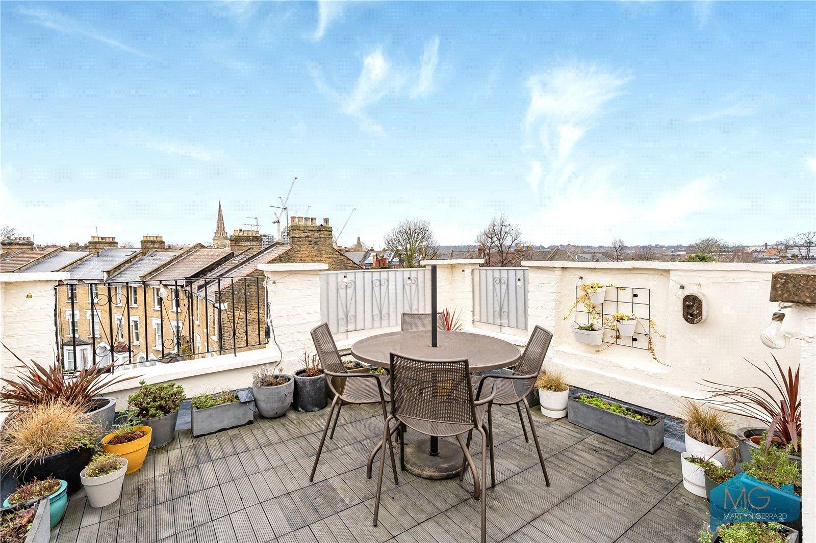 2 bedroom Apartment for sale - Martyn Gerrard