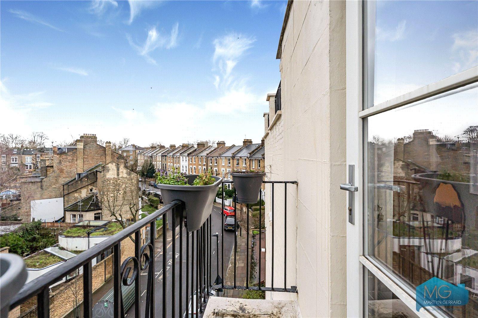 2 bedroom Apartment for sale - Martyn Gerrard