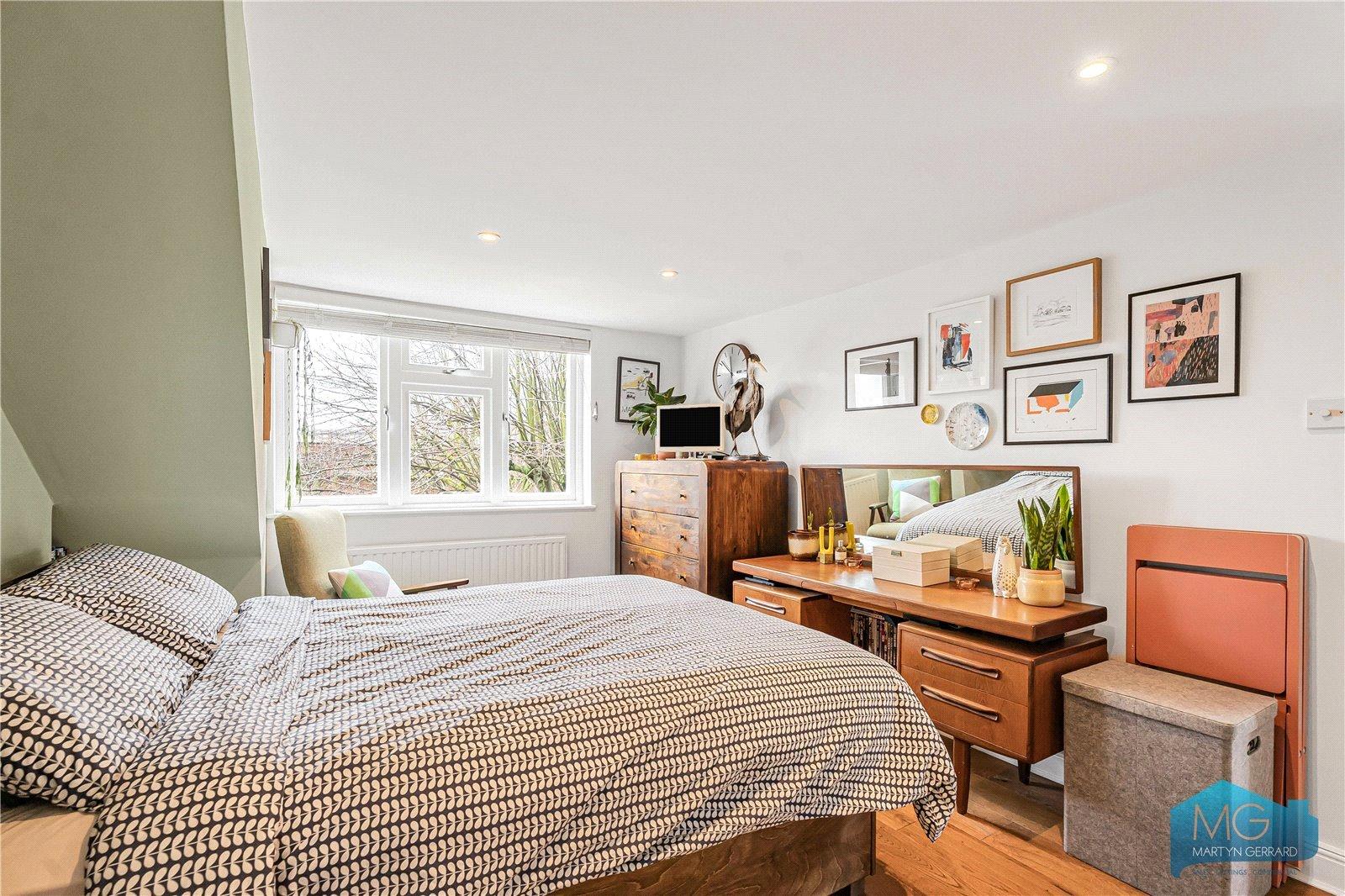 2 bedroom Apartment for sale - Martyn Gerrard