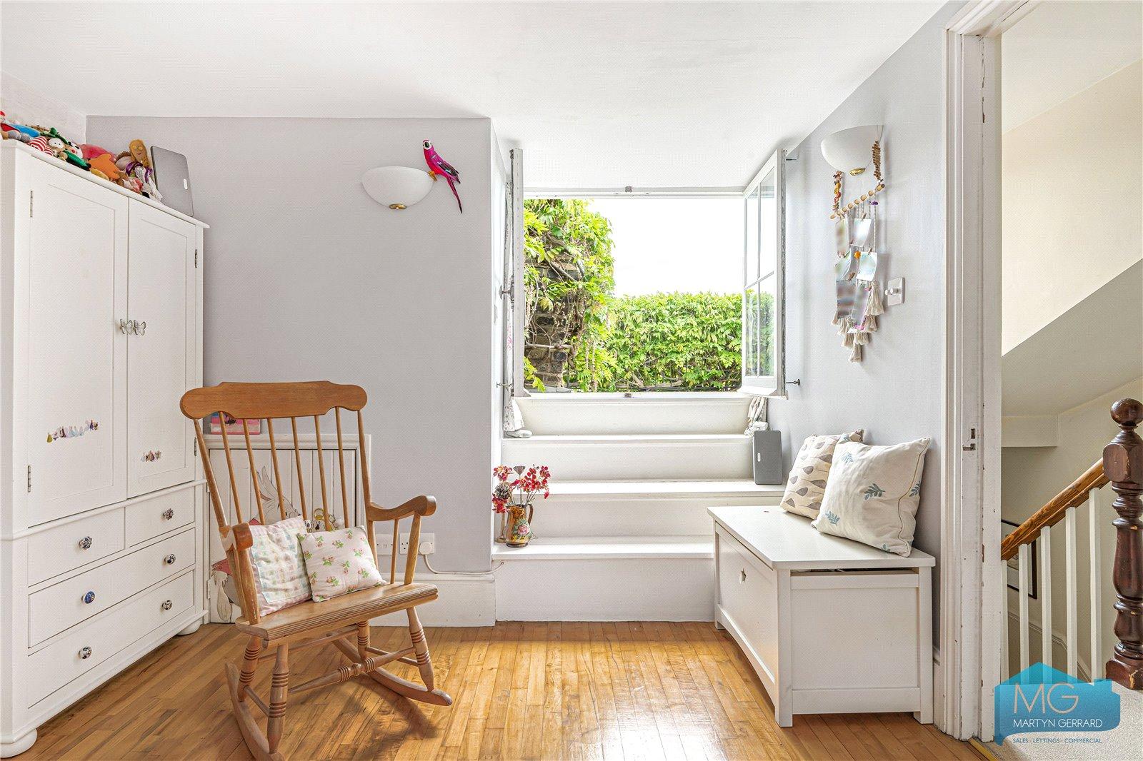 4 bedroom Terraced House for sale - Martyn Gerrard