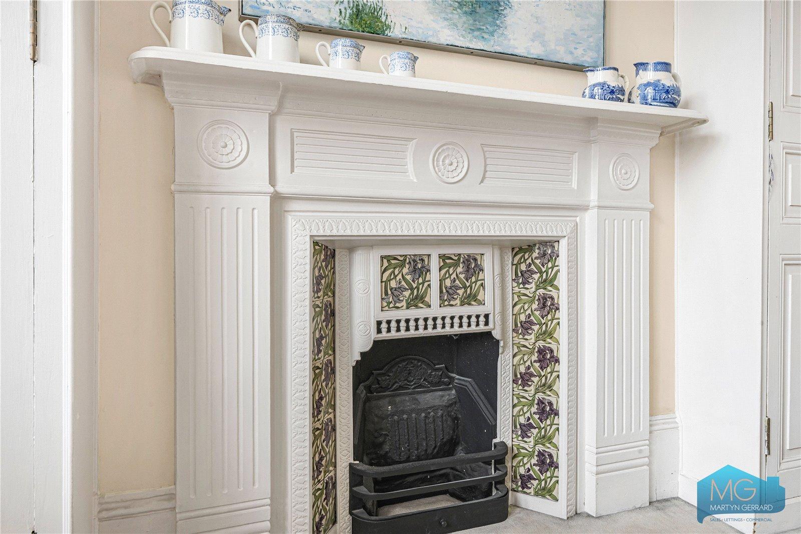 4 bedroom Terraced House for sale - Martyn Gerrard