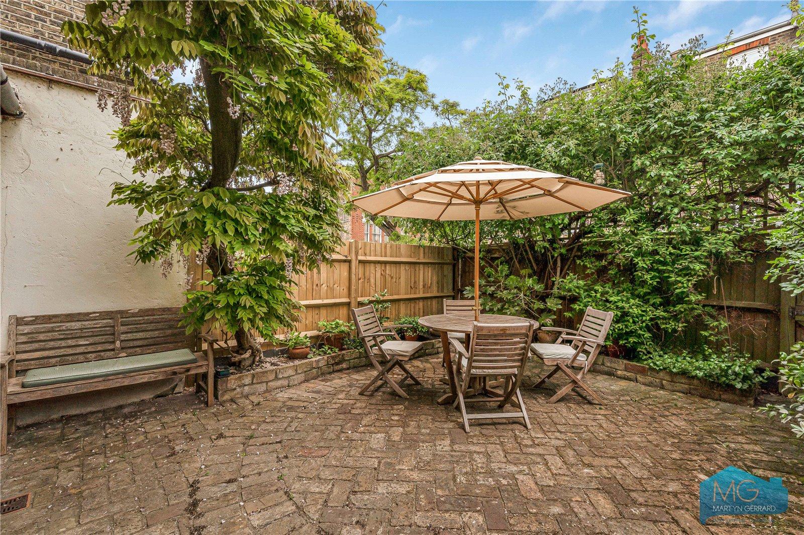 4 bedroom Terraced House for sale - Martyn Gerrard