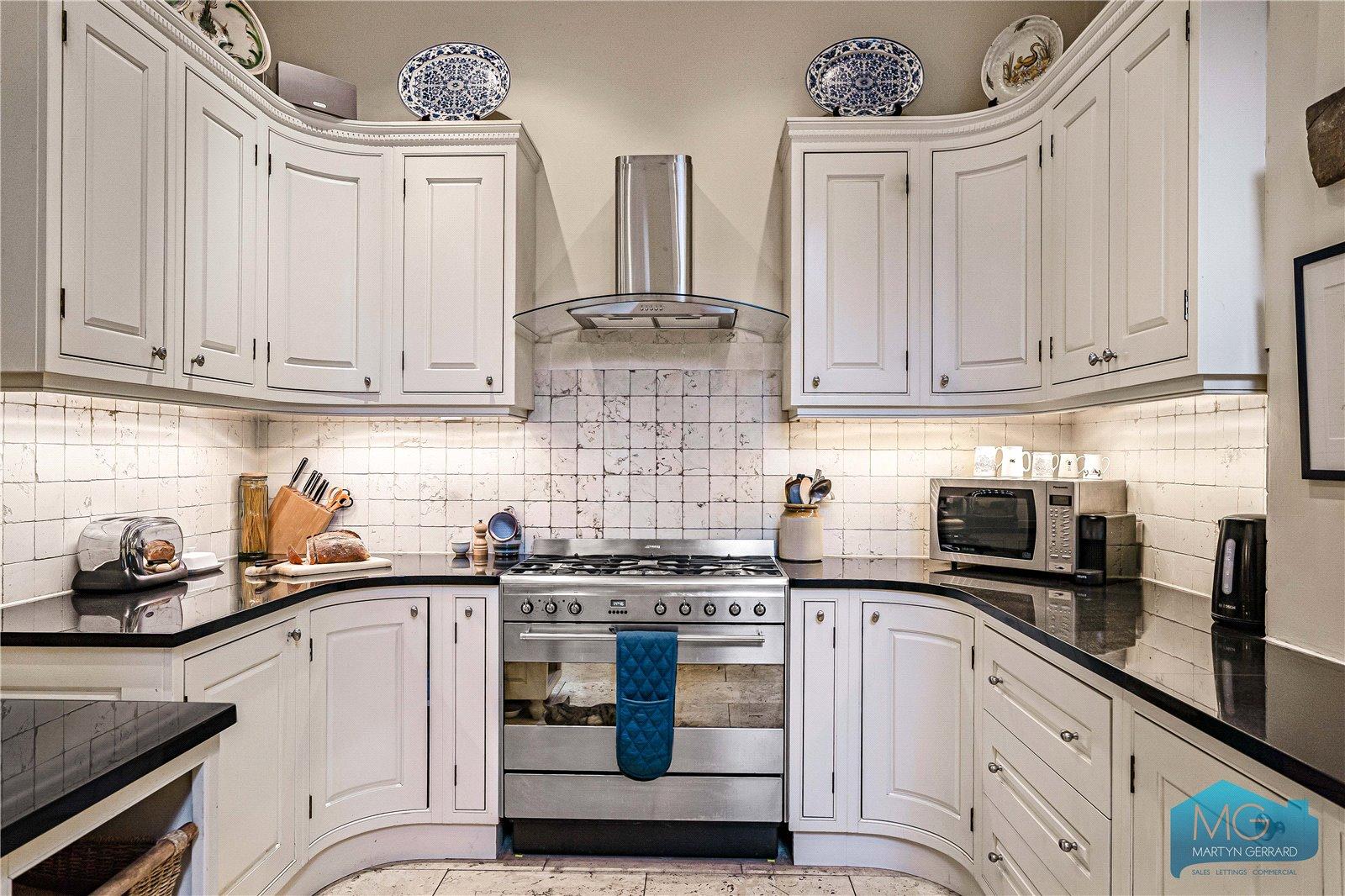 4 bedroom Terraced House for sale - Martyn Gerrard