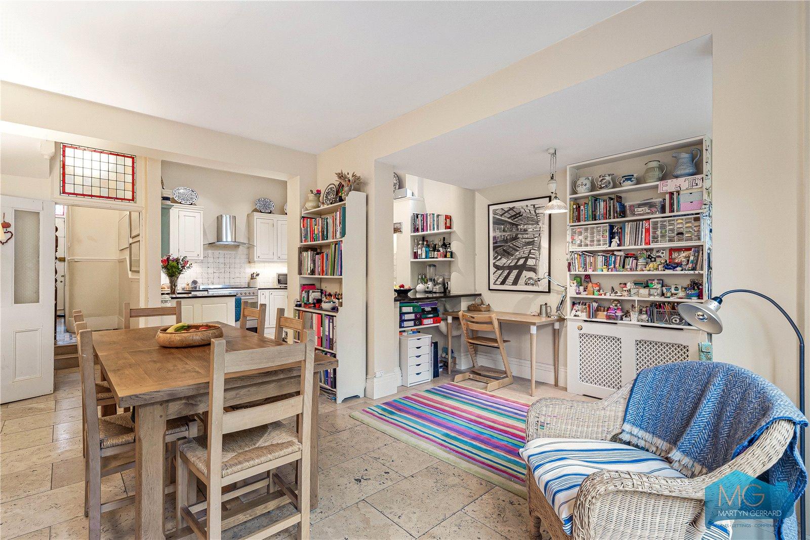 4 bedroom Terraced House for sale - Martyn Gerrard