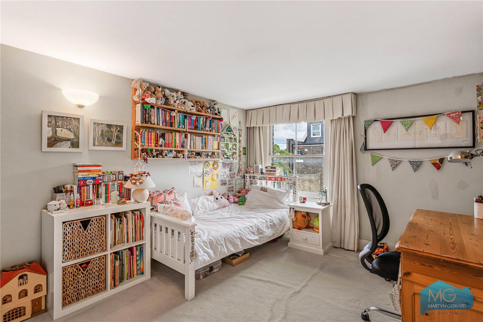 4 bedroom Terraced House for sale - Martyn Gerrard