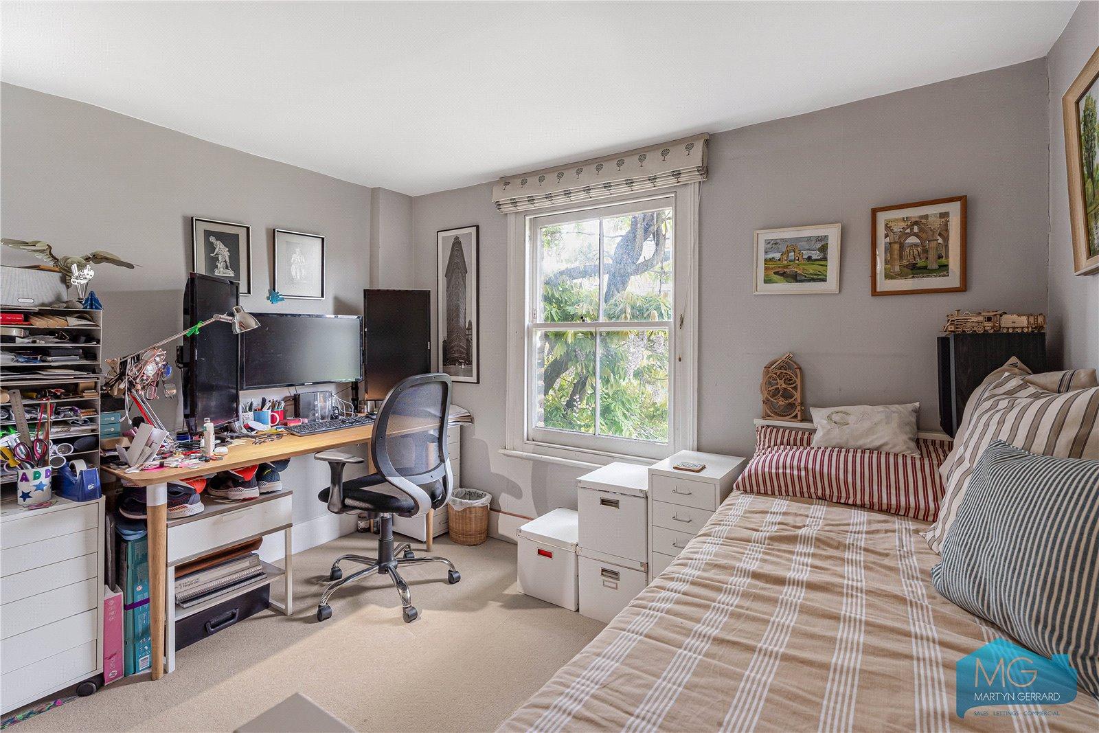 4 bedroom Terraced House for sale - Martyn Gerrard
