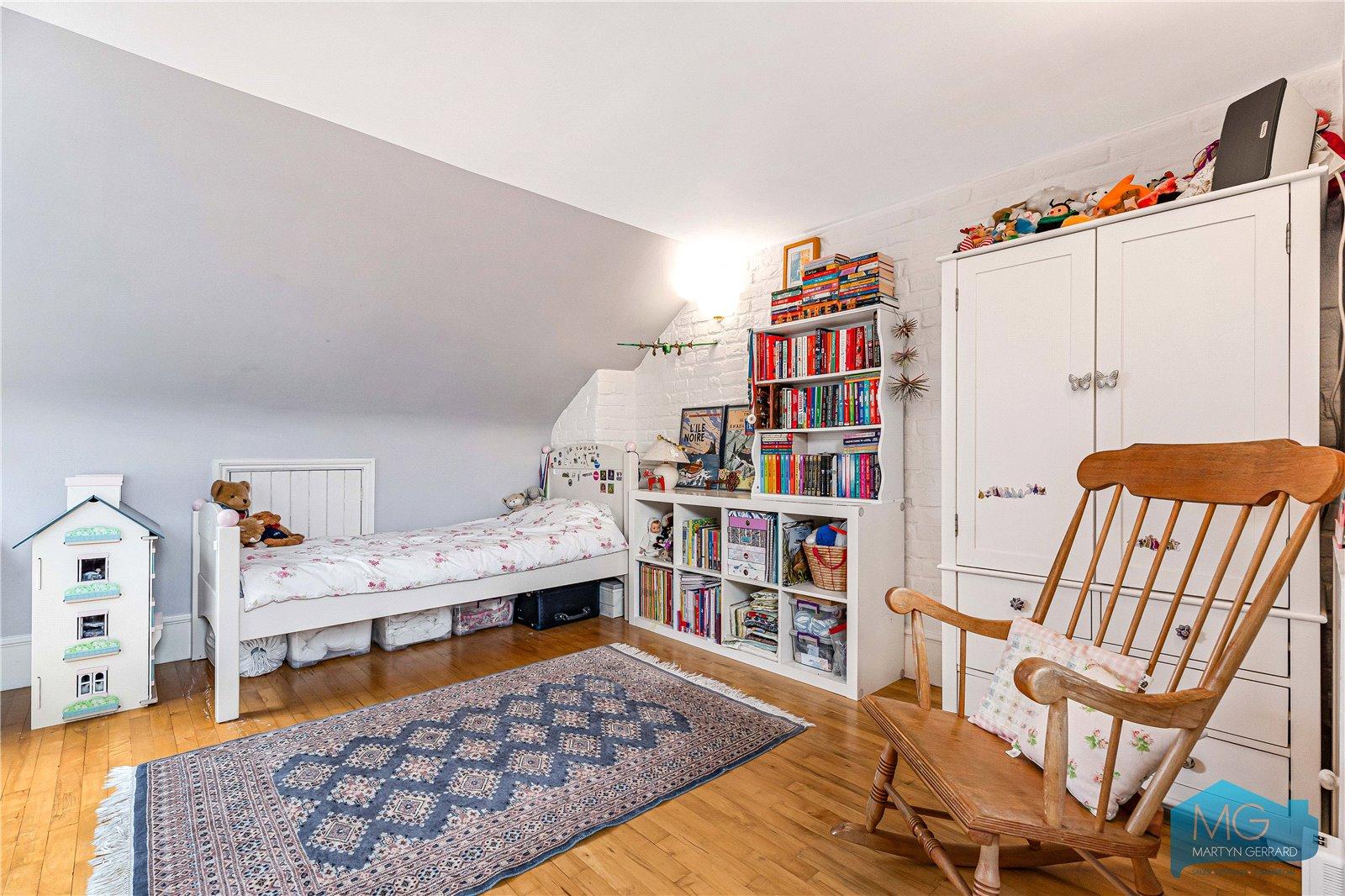 4 bedroom Terraced House for sale - Martyn Gerrard