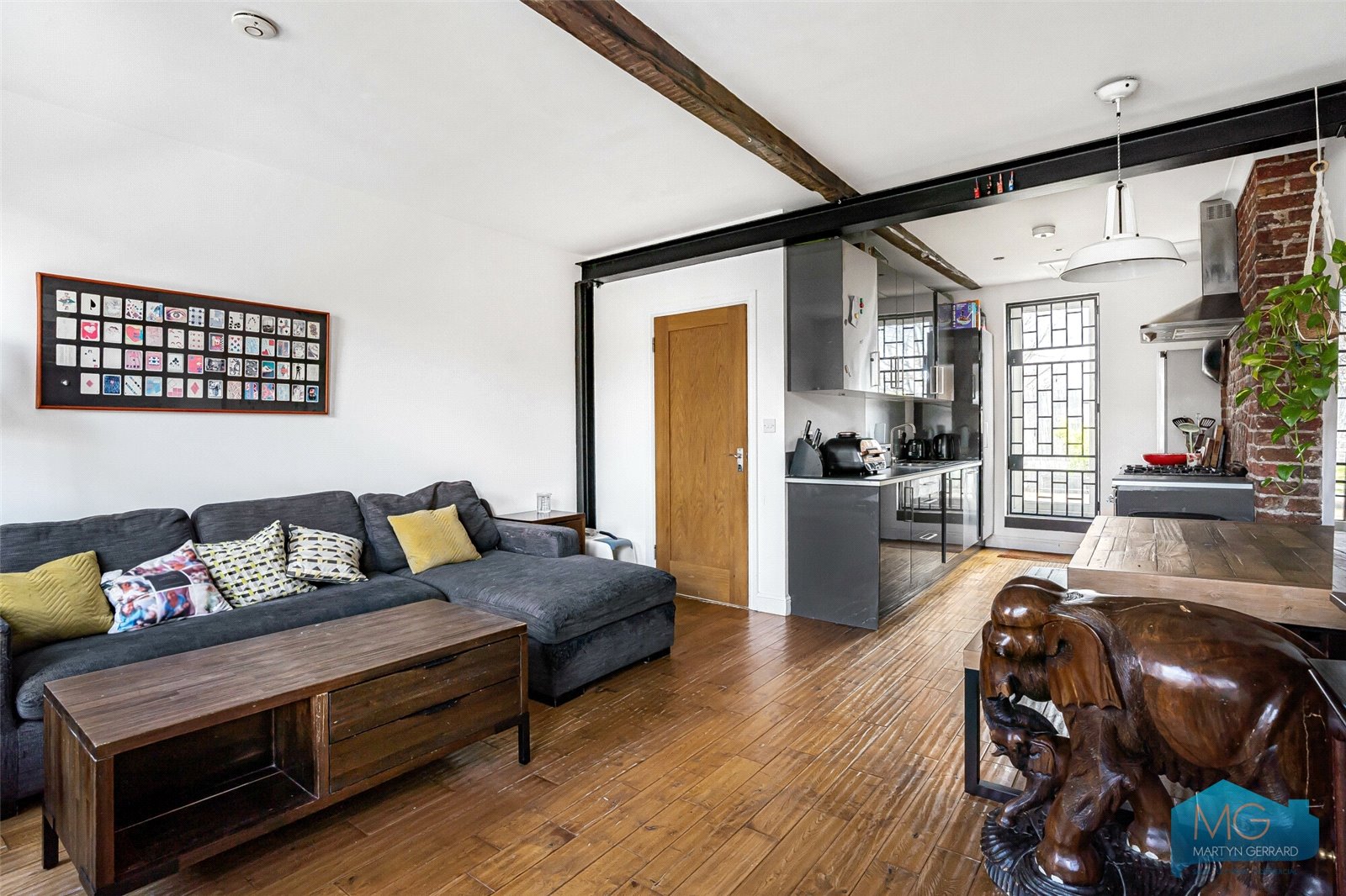 3 bedroom Apartment for sale - Martyn Gerrard