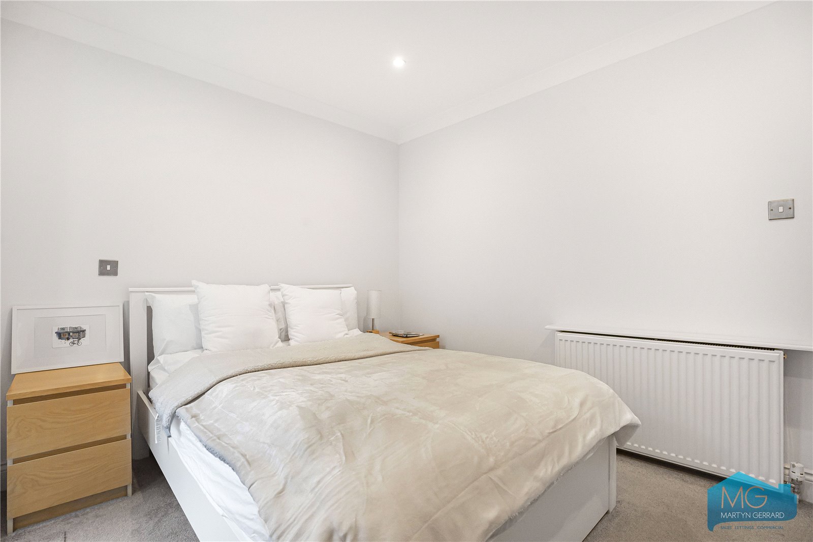 2 bedroom Apartment for sale - Martyn Gerrard