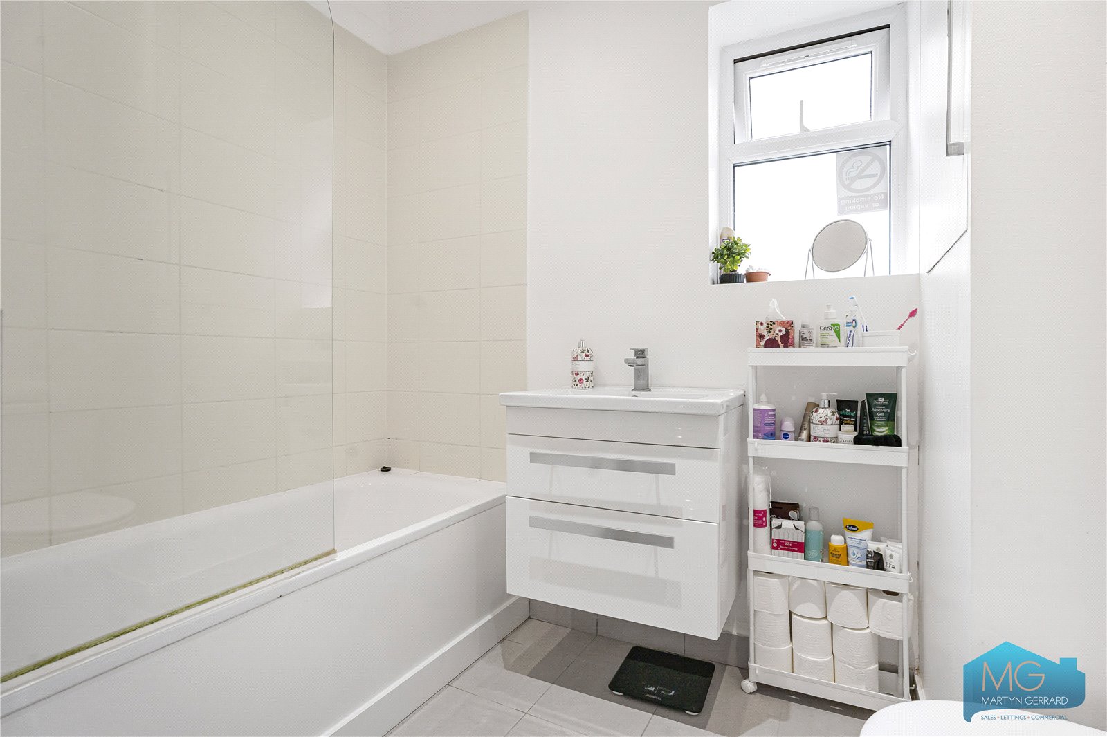 2 bedroom Apartment for sale - Martyn Gerrard