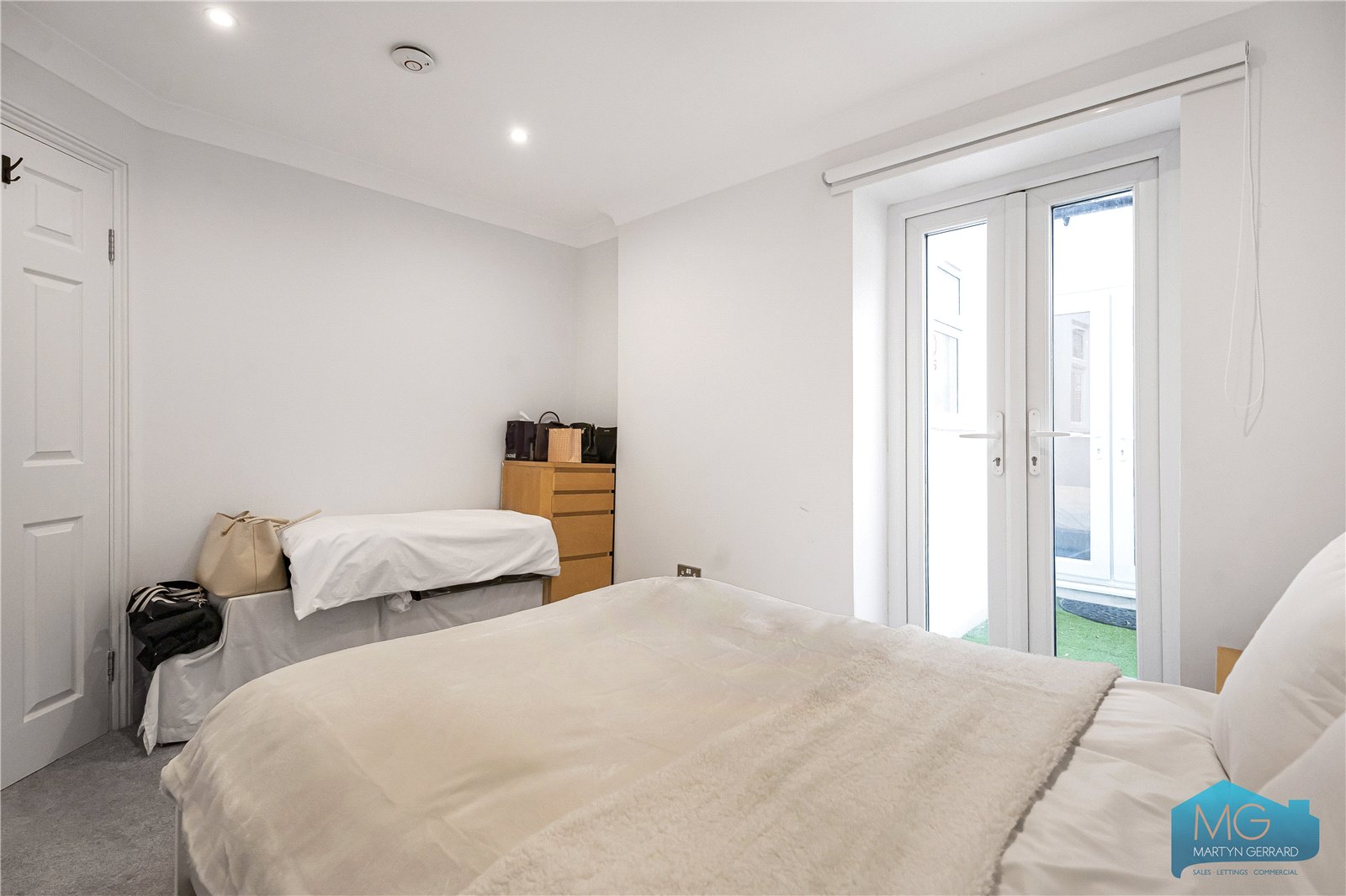 2 bedroom Apartment for sale - Martyn Gerrard