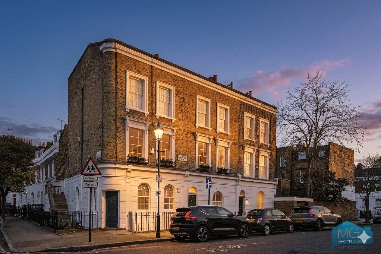 2 bedroom Apartment for sale - Martyn Gerrard