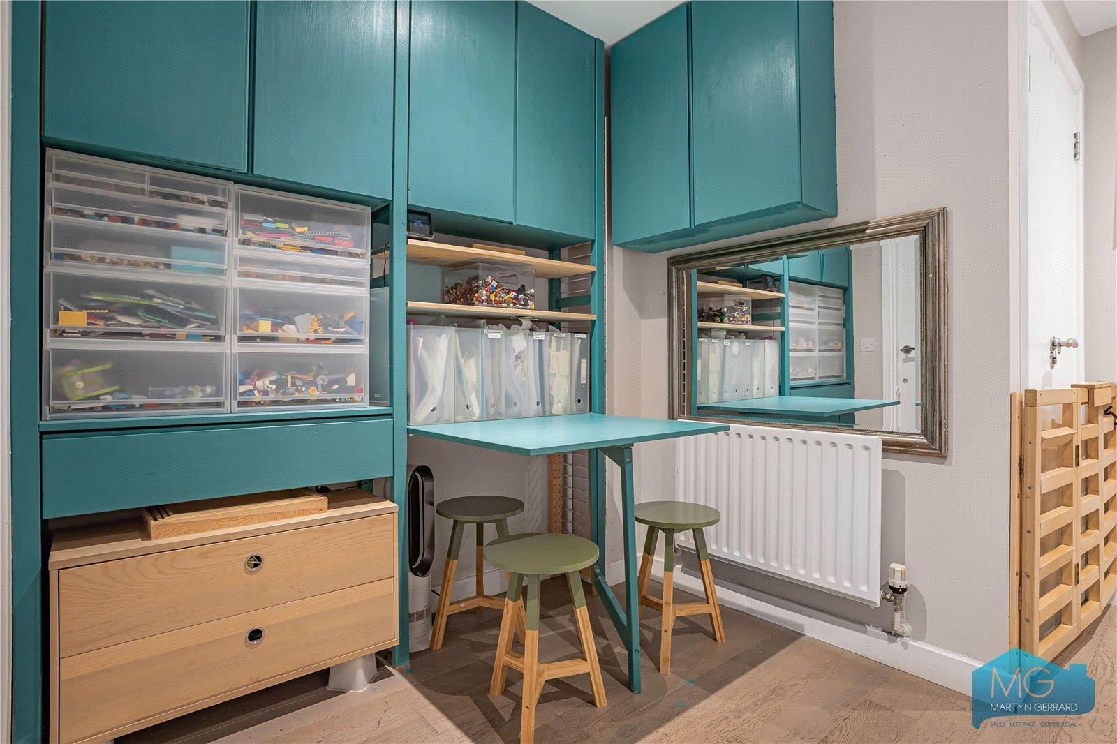 2 bedroom Apartment for sale - Martyn Gerrard