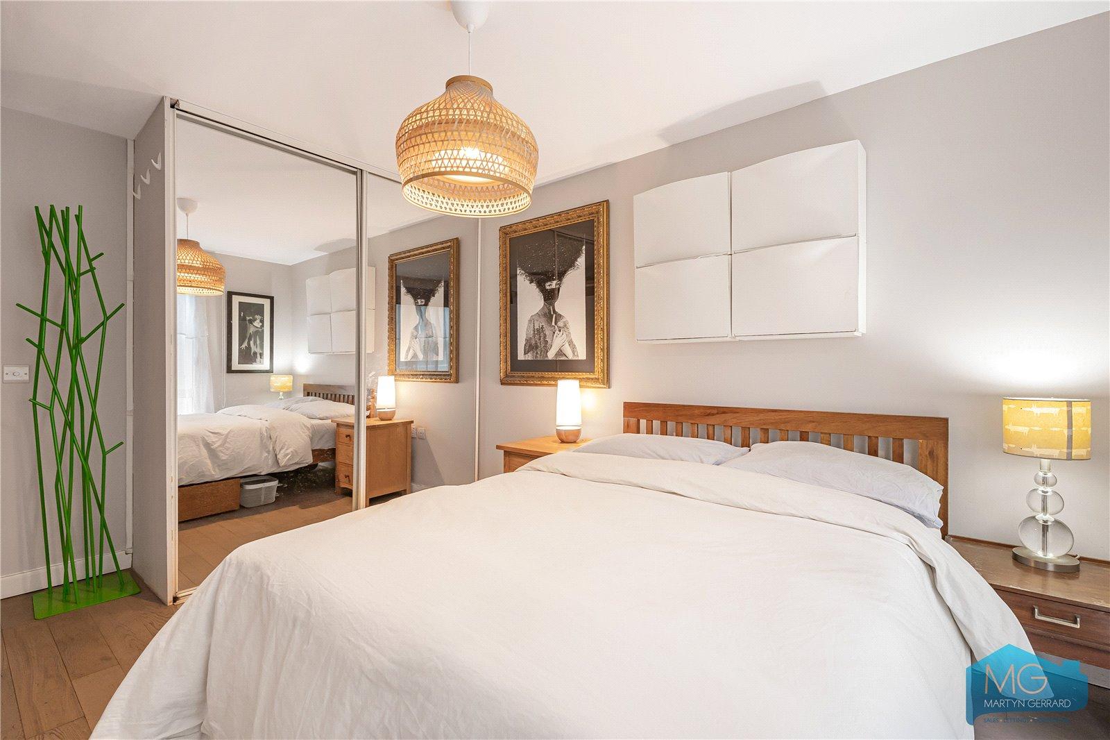 2 bedroom Apartment for sale - Martyn Gerrard