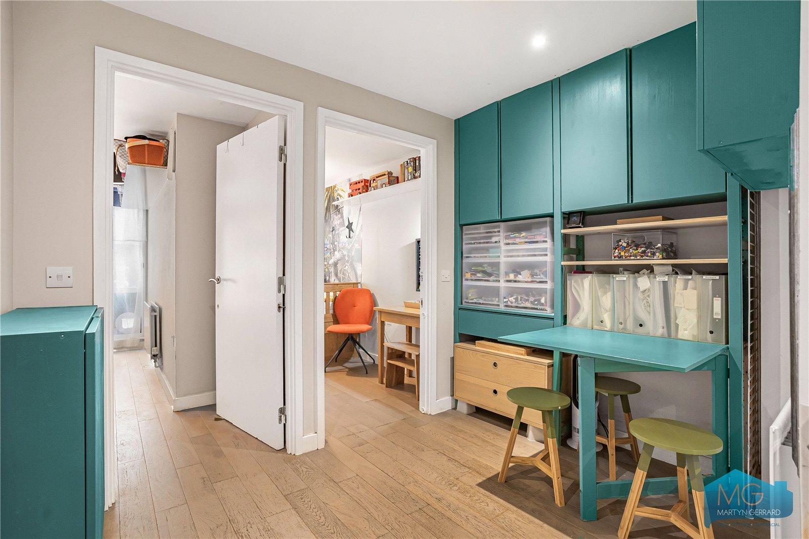 2 bedroom Apartment for sale - Martyn Gerrard