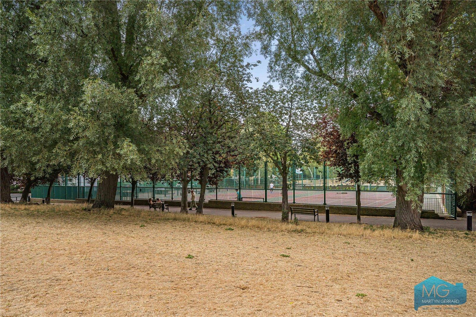 2 bedroom Apartment for sale - Martyn Gerrard