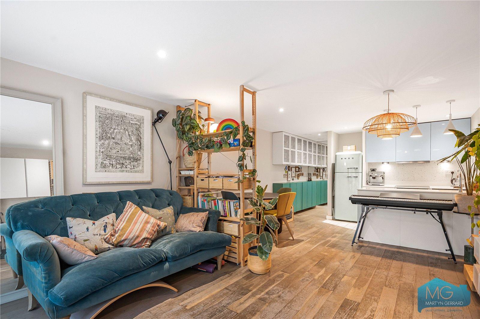 2 bedroom Apartment for sale - Martyn Gerrard