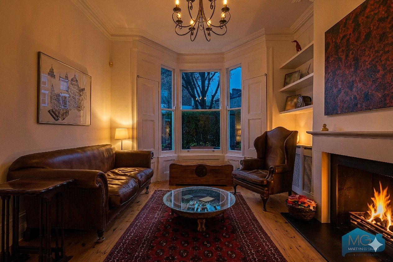 4 bedroom Terraced House for sale - Martyn Gerrard