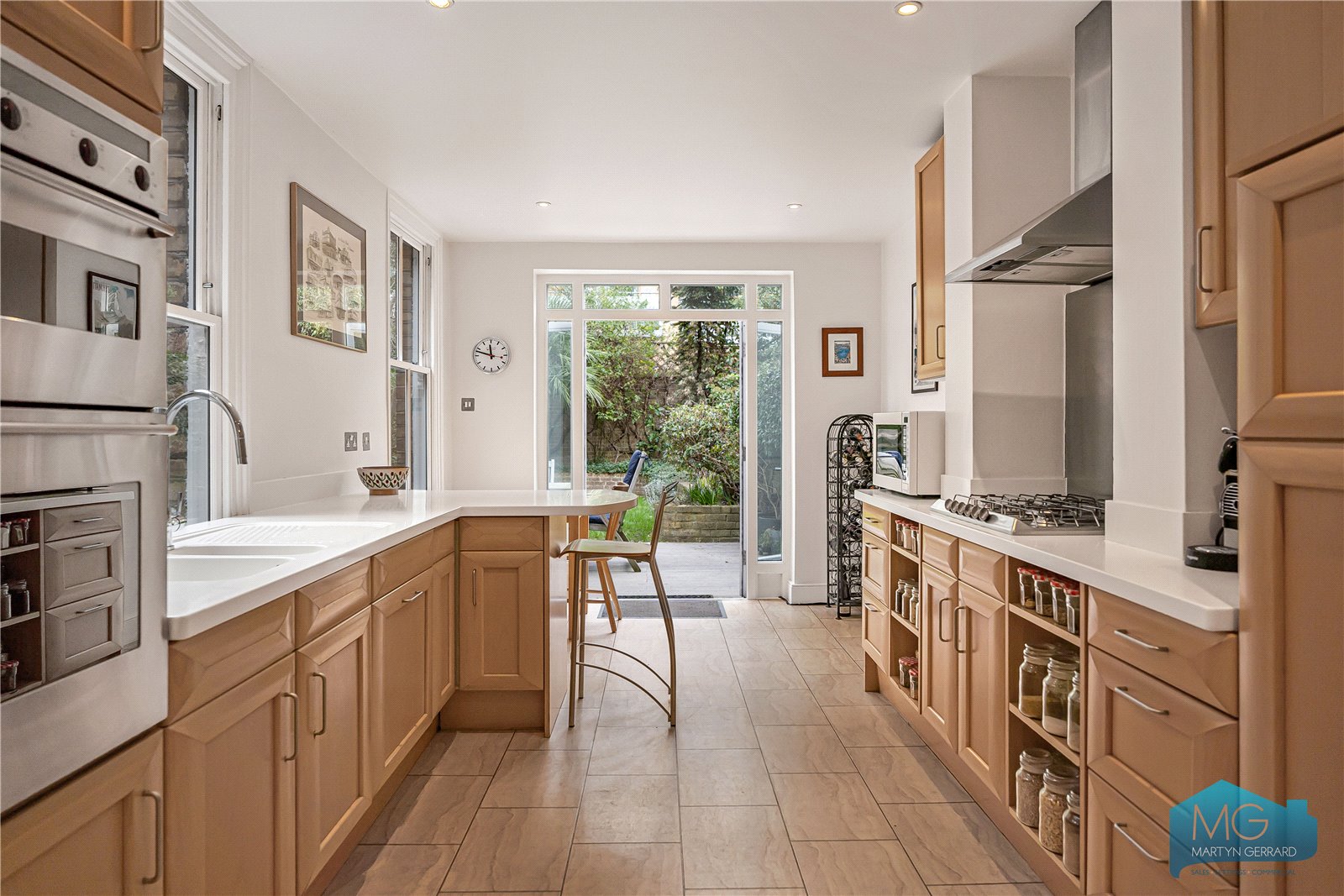 4 bedroom Terraced House for sale - Martyn Gerrard