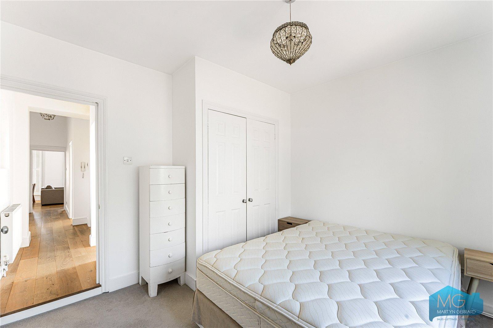 2 bedroom Terraced House for sale - Martyn Gerrard