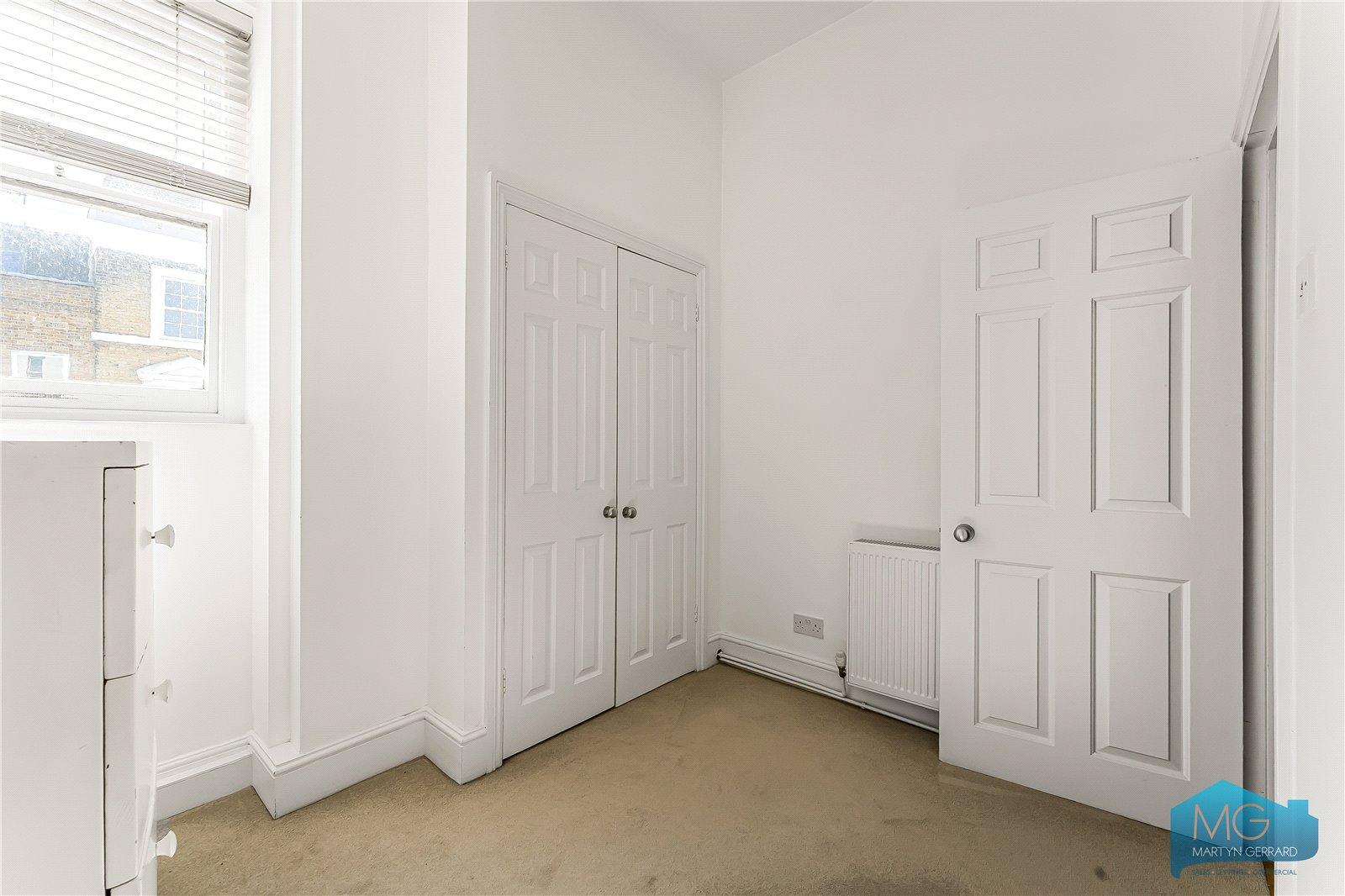 2 bedroom Terraced House for sale - Martyn Gerrard