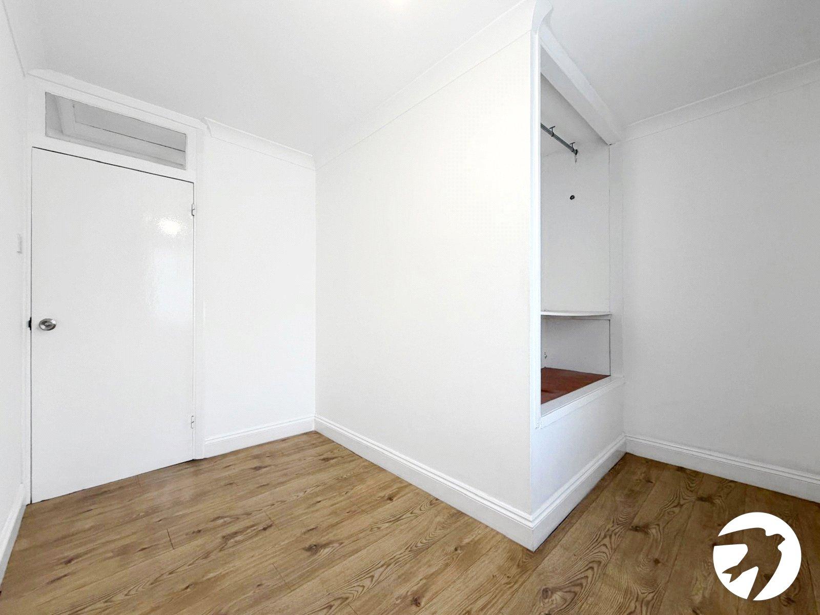 3 bedroom house to rent in London | Robinson Jackson
