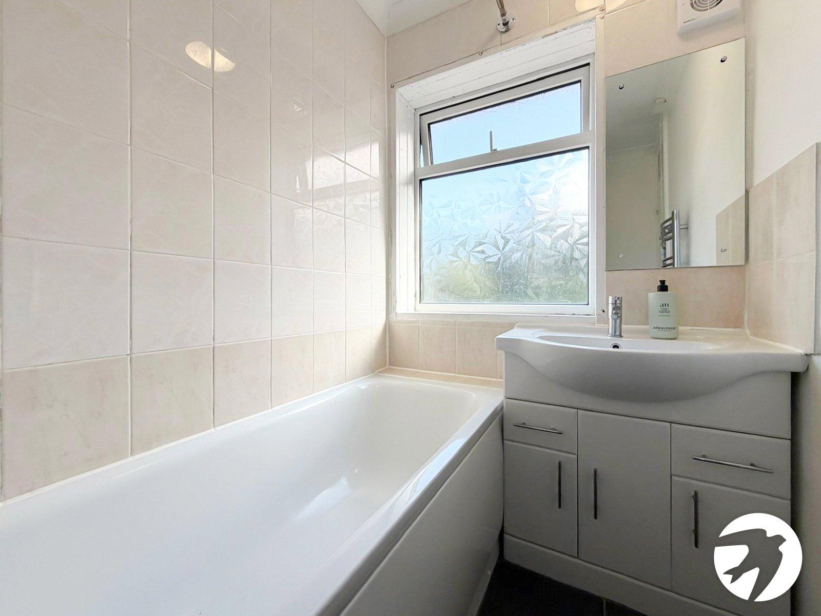 3 bedroom house to rent in London | Robinson Jackson