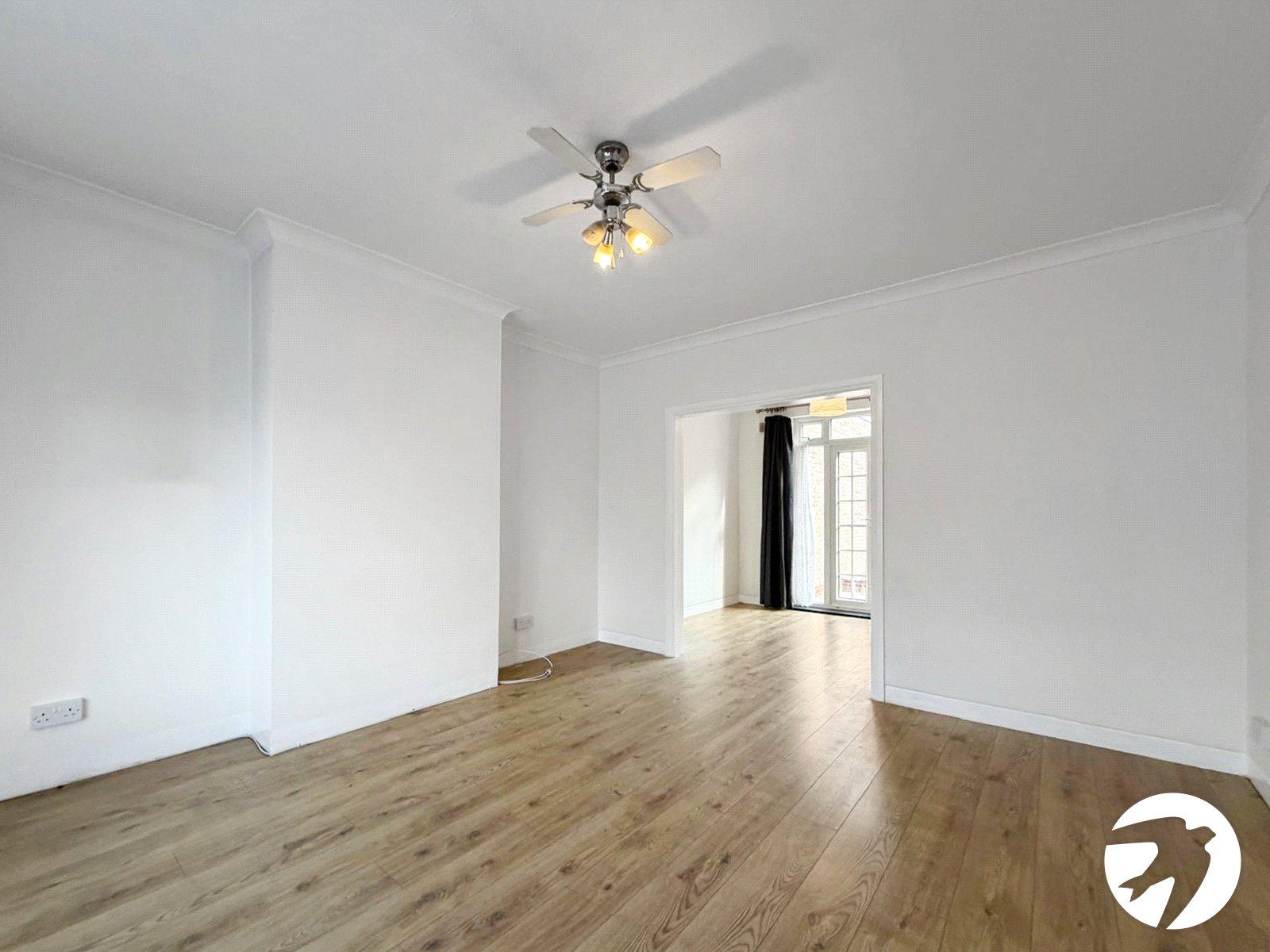 3 bedroom house to rent in London | Robinson Jackson