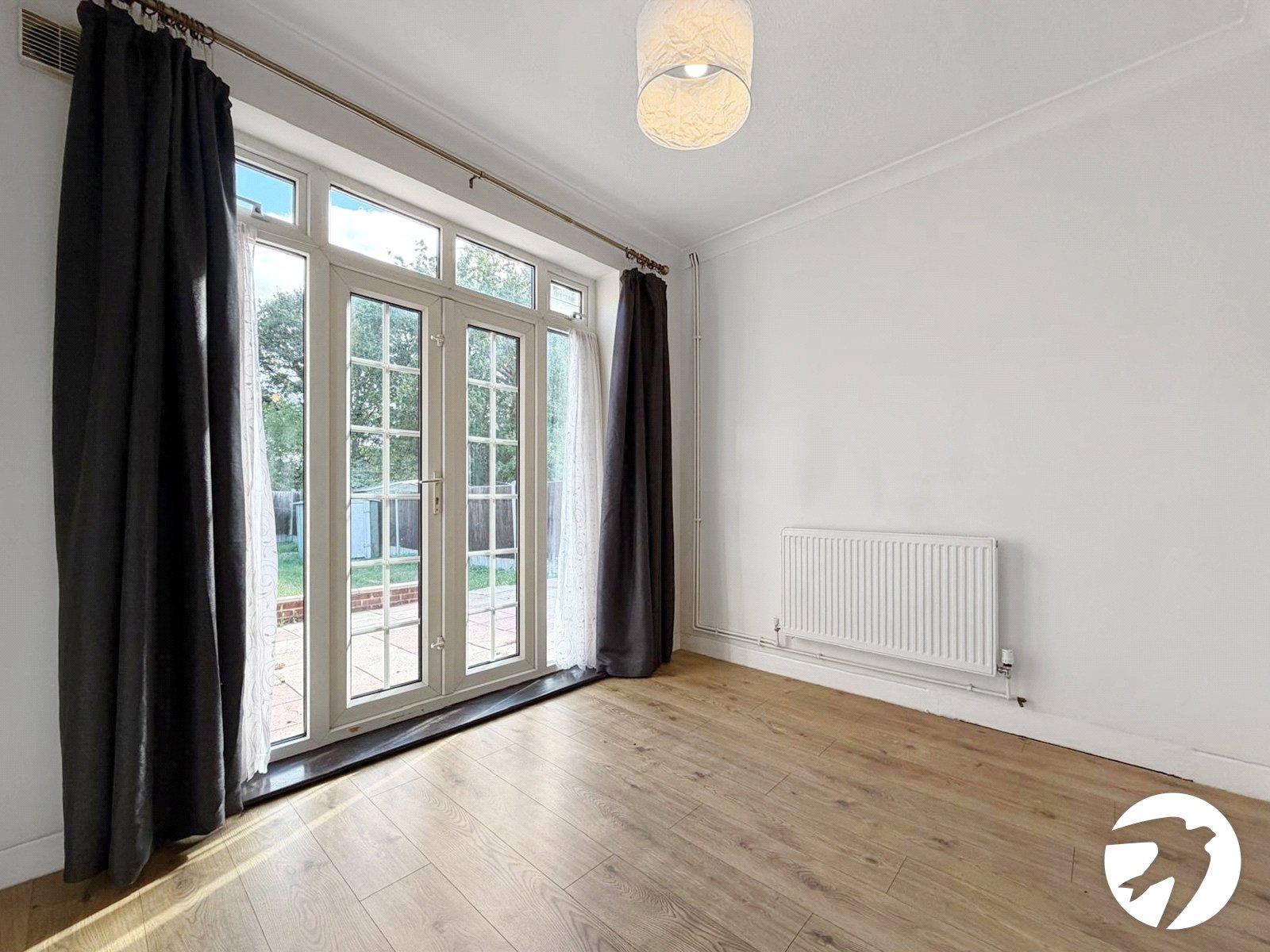 3 bedroom house to rent in London | Robinson Jackson