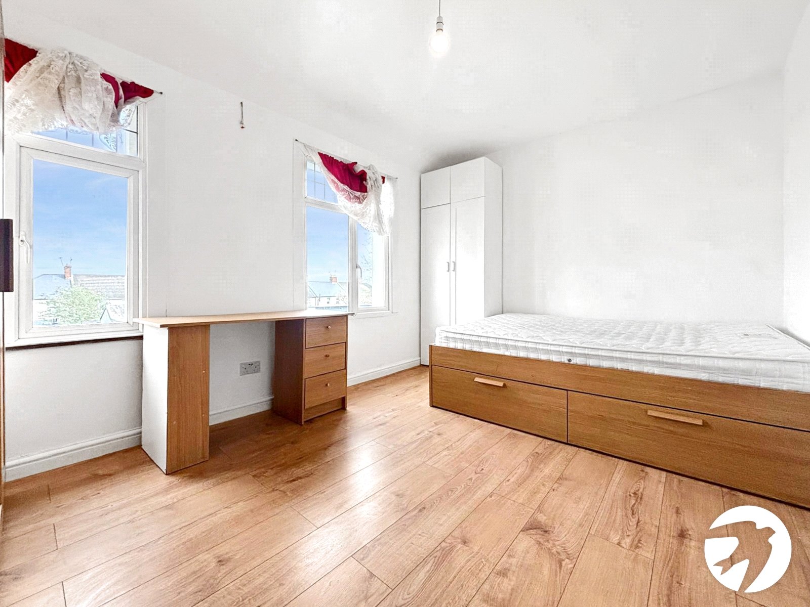 3 bedroom house to rent in Dartford | Robinson Jackson