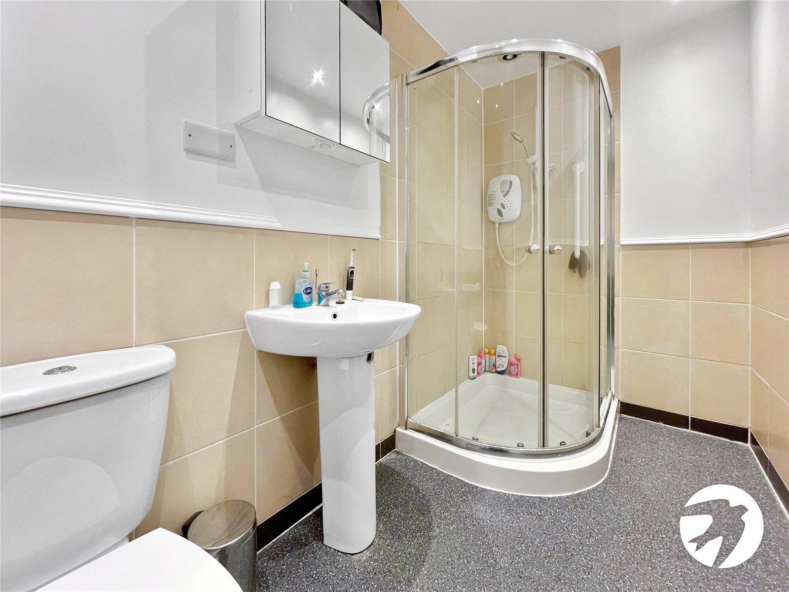 4 bedroom bungalow to rent in Bexleyheath | Robinson Jackson