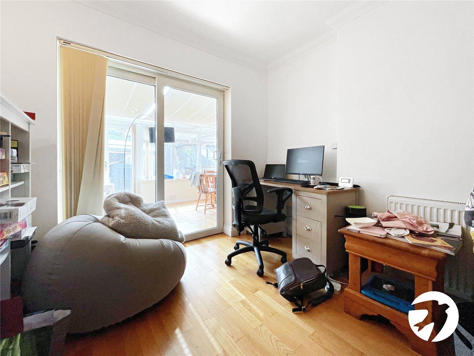 4 bedroom bungalow to rent in Bexleyheath | Robinson Jackson