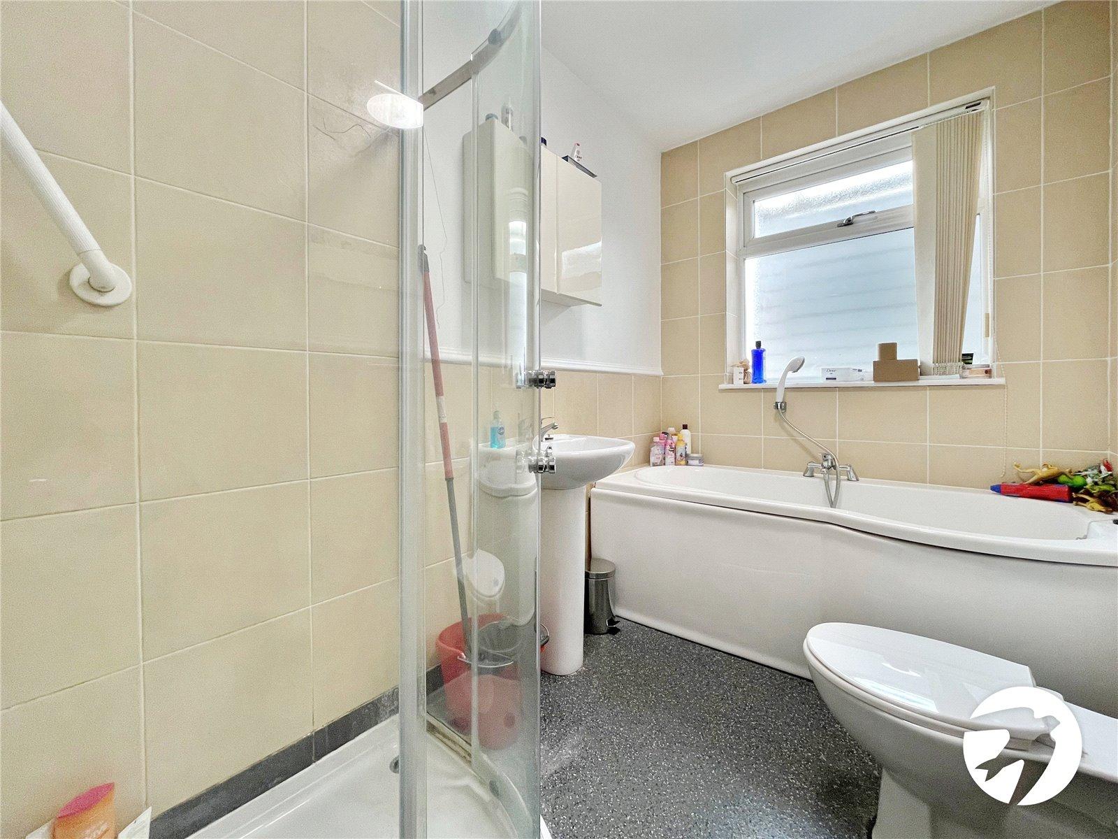 4 bedroom bungalow to rent in Bexleyheath | Robinson Jackson