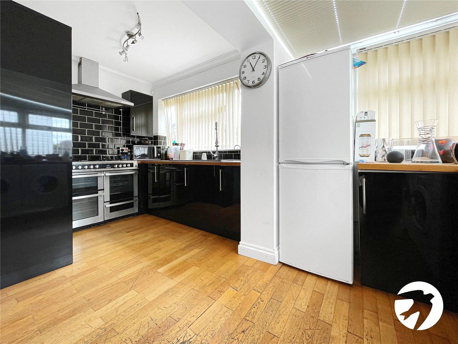 4 bedroom bungalow to rent in Bexleyheath | Robinson Jackson